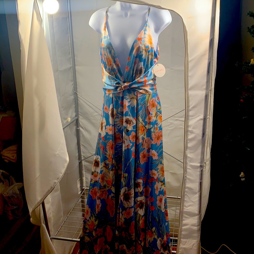 Silky maxi with two hight slits Size S